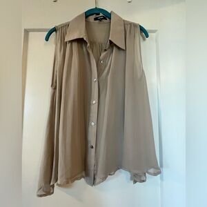 Funktional button-up sleeveless top size Medium